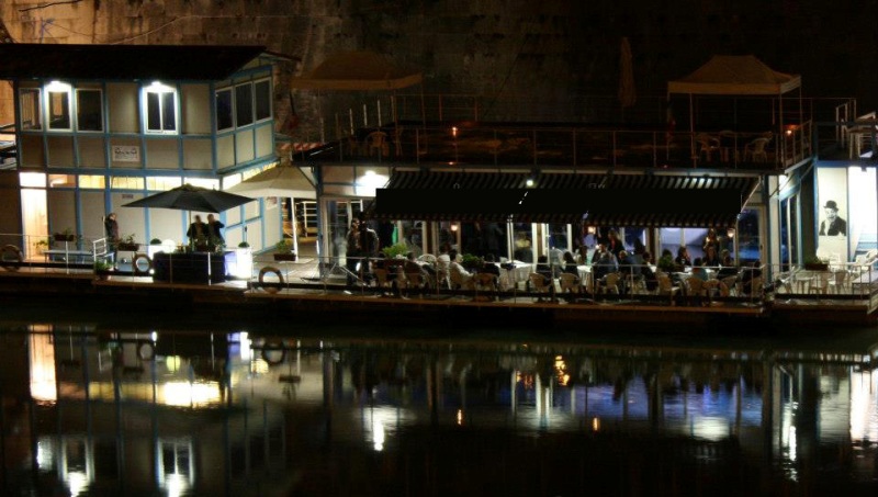Festa Aziendale Barcone sul Tevere: party sull'acqua con vista su Roma