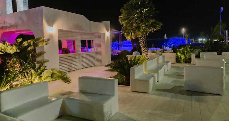 Festa aziendale allo Sporting Beach Ostia: piscina e privè per una festa di classe